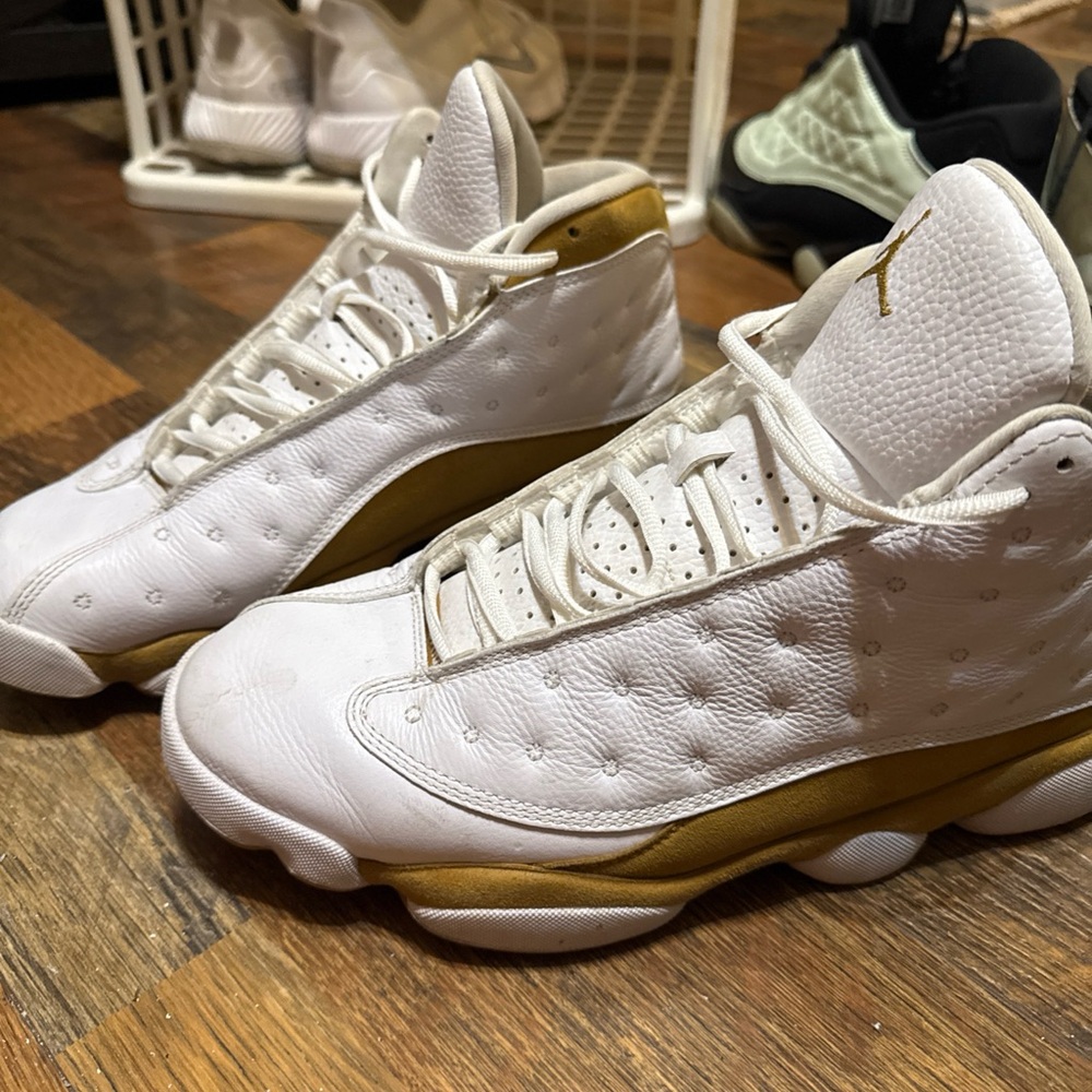 Nike White and Gold Men's Athletic Shoes